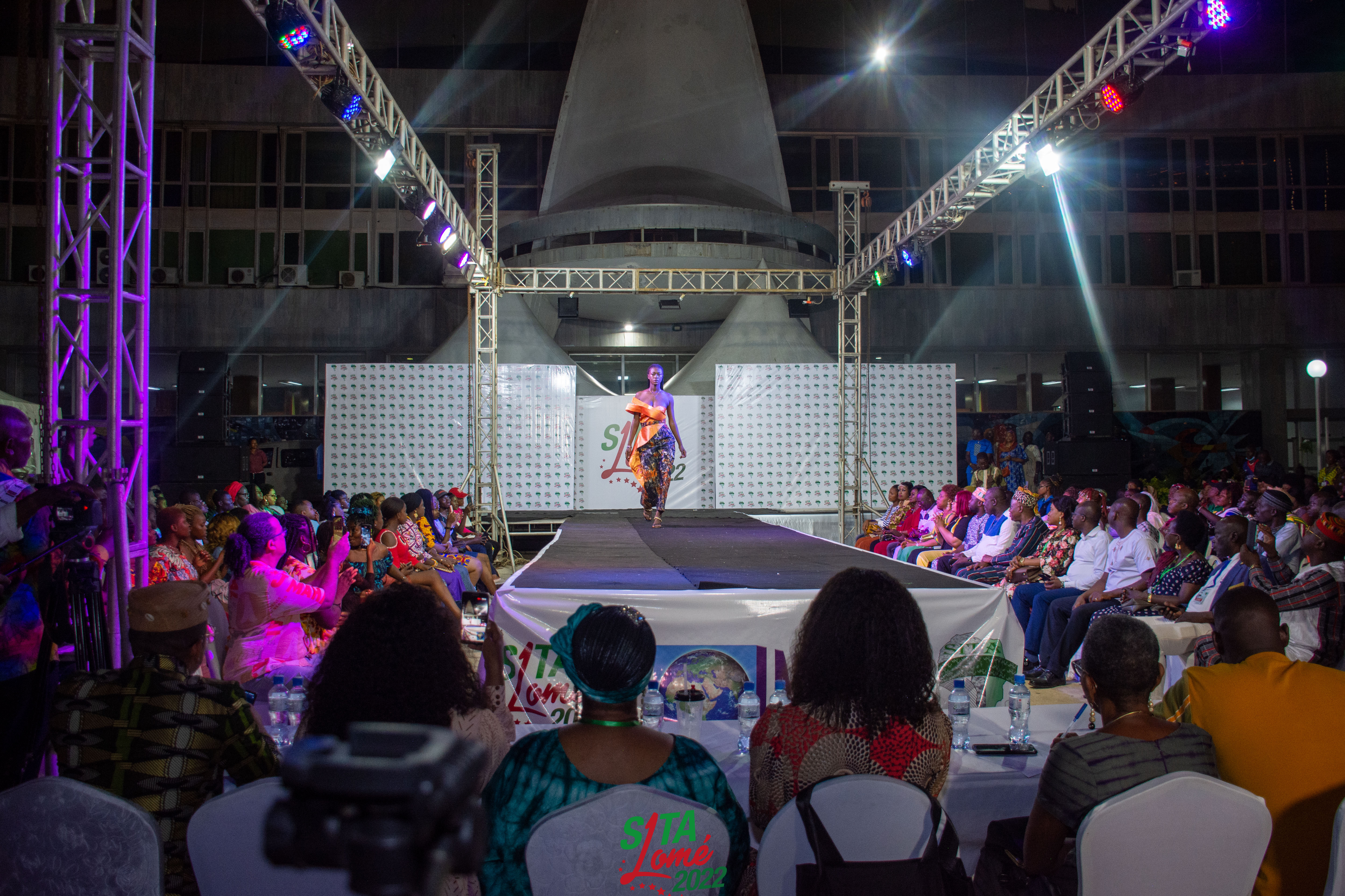 Grand Défilé Populaire de Mode Africaine — SITA Lomé 2022 — DSC_1133